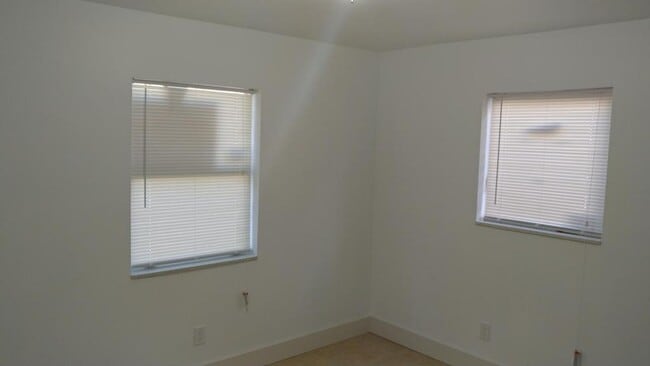 Building Photo - 1018 14th St