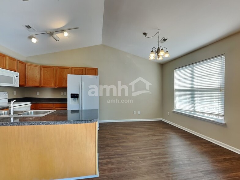 Building Photo - 4 Sandwort Ln
