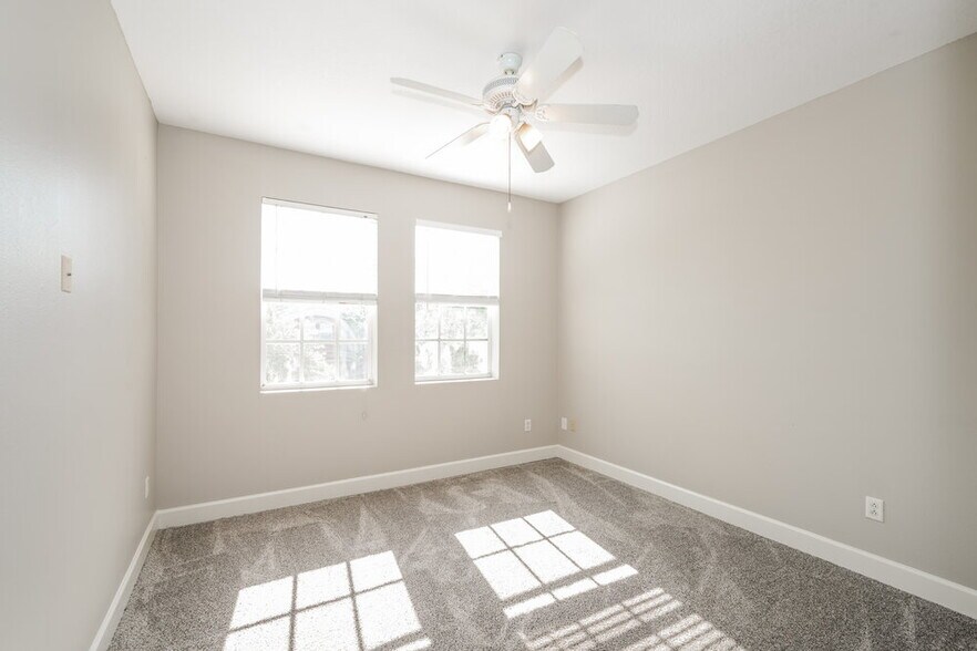 Building Photo - 6516 Quiet Pool Ct