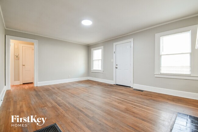 Building Photo - 1370 Westboro Dr SW