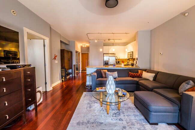 Building Photo - 451 W Huron St