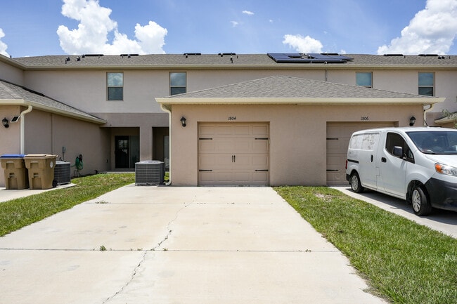 Building Photo - 1804 Katz Crossing Dr