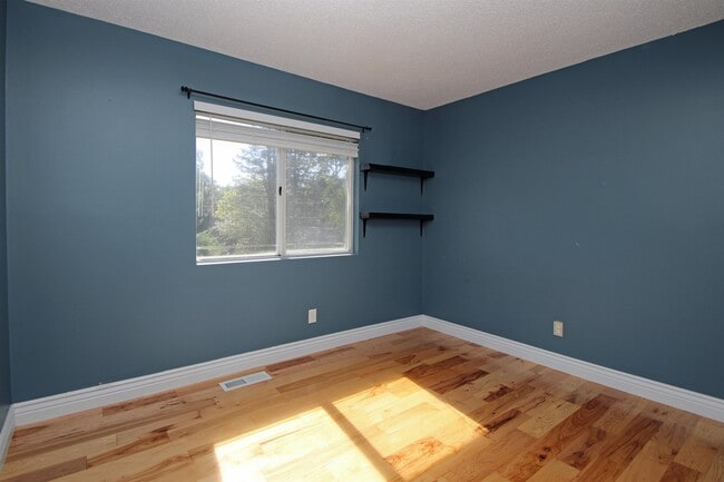 Building Photo - 1041 Oak View Ct