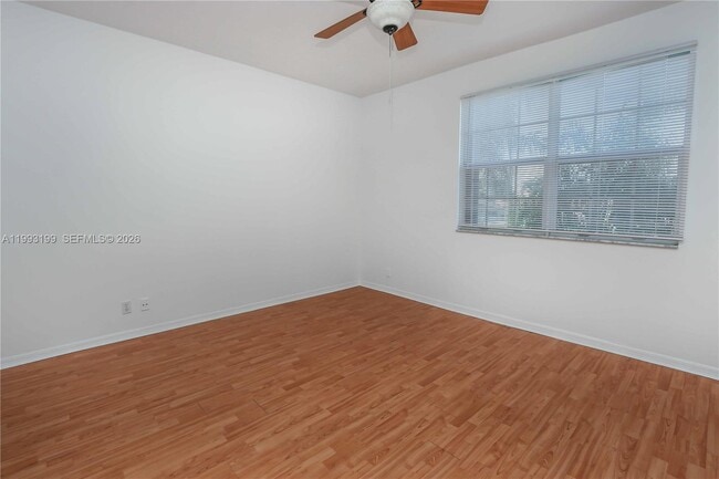 Building Photo - 1337 Presidio Dr