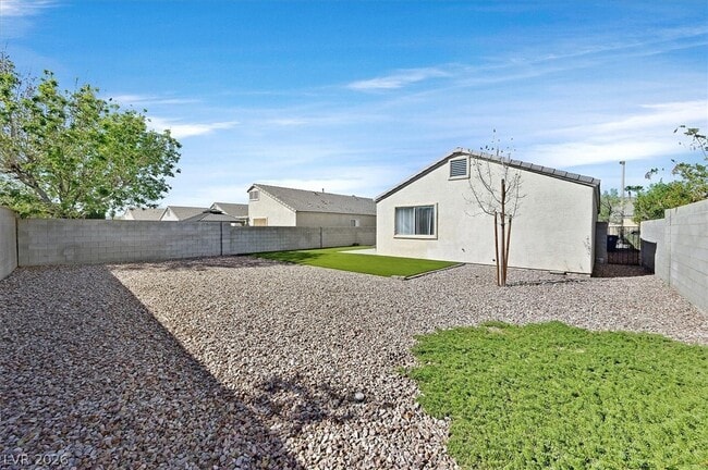 Building Photo - 3270 Cherum St