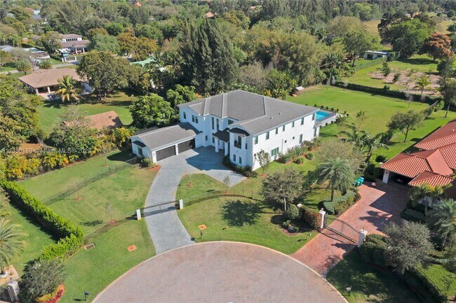 Building Photo - 17110 Reserve Ct