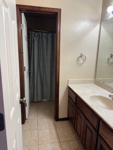 Building Photo - 505 SW 164th Ter