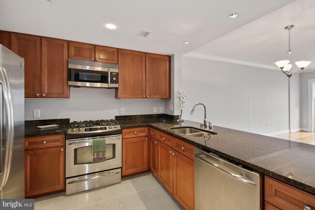 Building Photo - 5 Park Pl