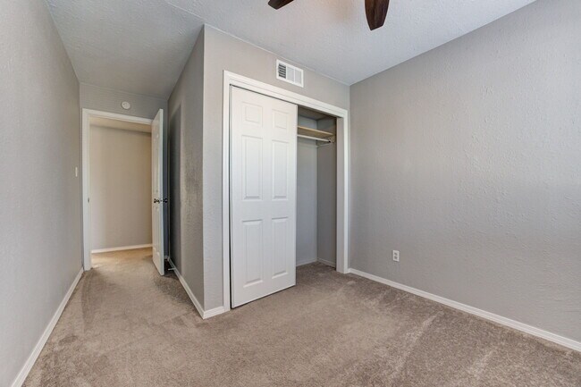 Building Photo - 1622 Claudia Dr