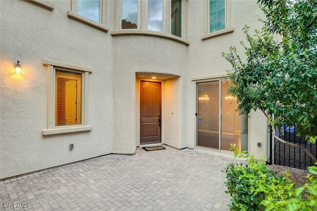 Building Photo - 12217 Nasino Ave