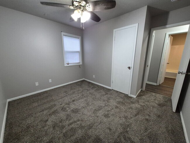 Building Photo - 3 Bedroom home with shed on corner lot ava...