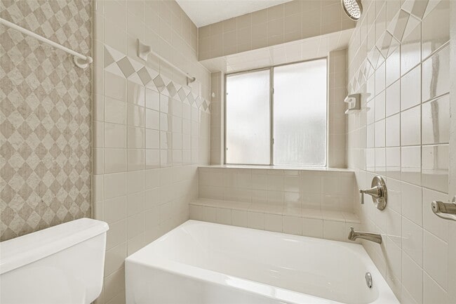 Building Photo - 12322 Meadow Ridge Dr