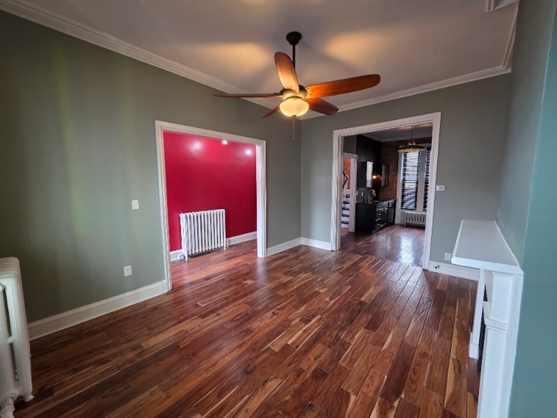 Building Photo - 148 S Swan St