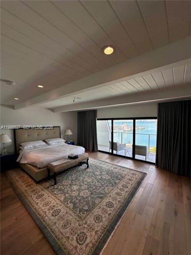 Building Photo - 166 Harbor Dr