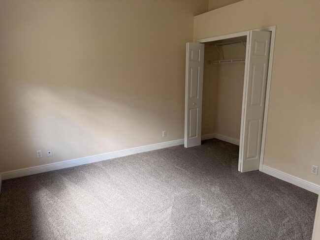 Building Photo - 2218 SW Panther Trce