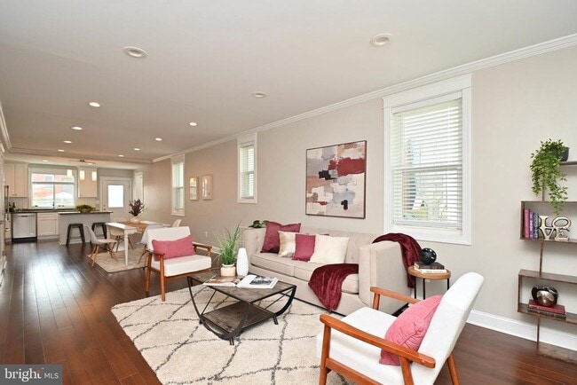 Building Photo - 1103 Morse St NE