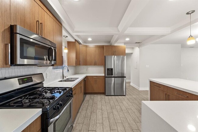 Building Photo - 2309 Newfield Ln