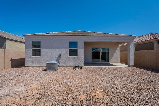 Building Photo - Gorgeous 4 Bed / 2 Bath Home – Move-In Rea...