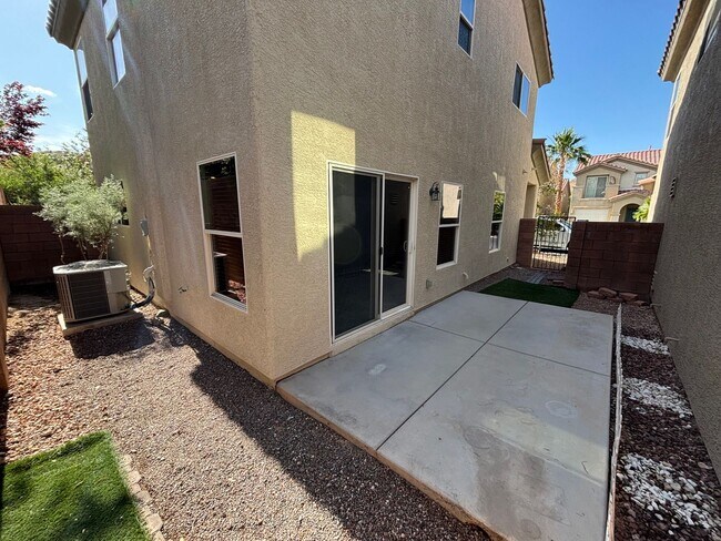 Building Photo - Charming 3 Bedroom, 3 Bathroom, 2-Story Ho...