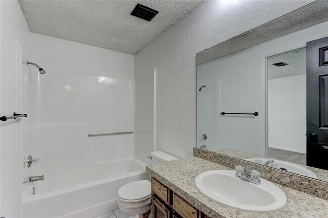 Building Photo - 2121 Meench Dr