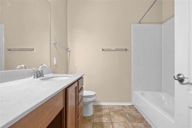 Building Photo - 14308 Lake Victor Dr