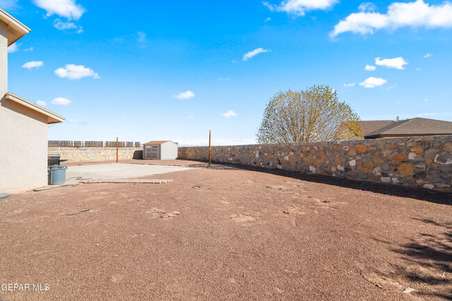 Building Photo - 14141 Tierra Leona Dr