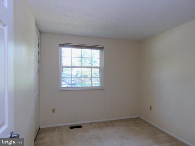 Building Photo - 7125 Vantage Dr