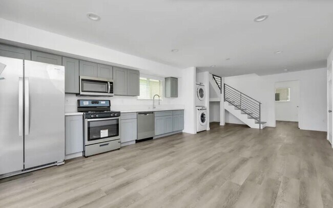 Building Photo - 1885 W 20th St