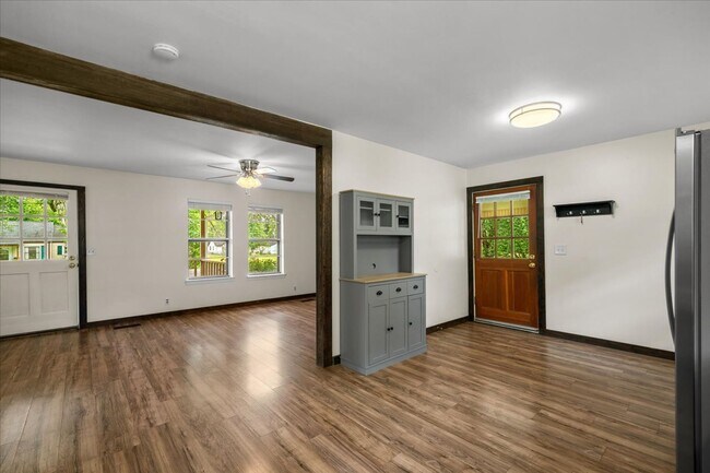 Building Photo - 10 Morgan Cir