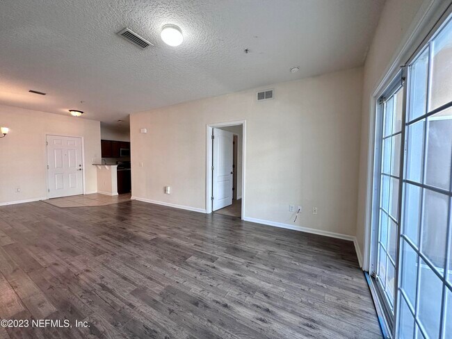Building Photo - 4908 Key Lime Dr