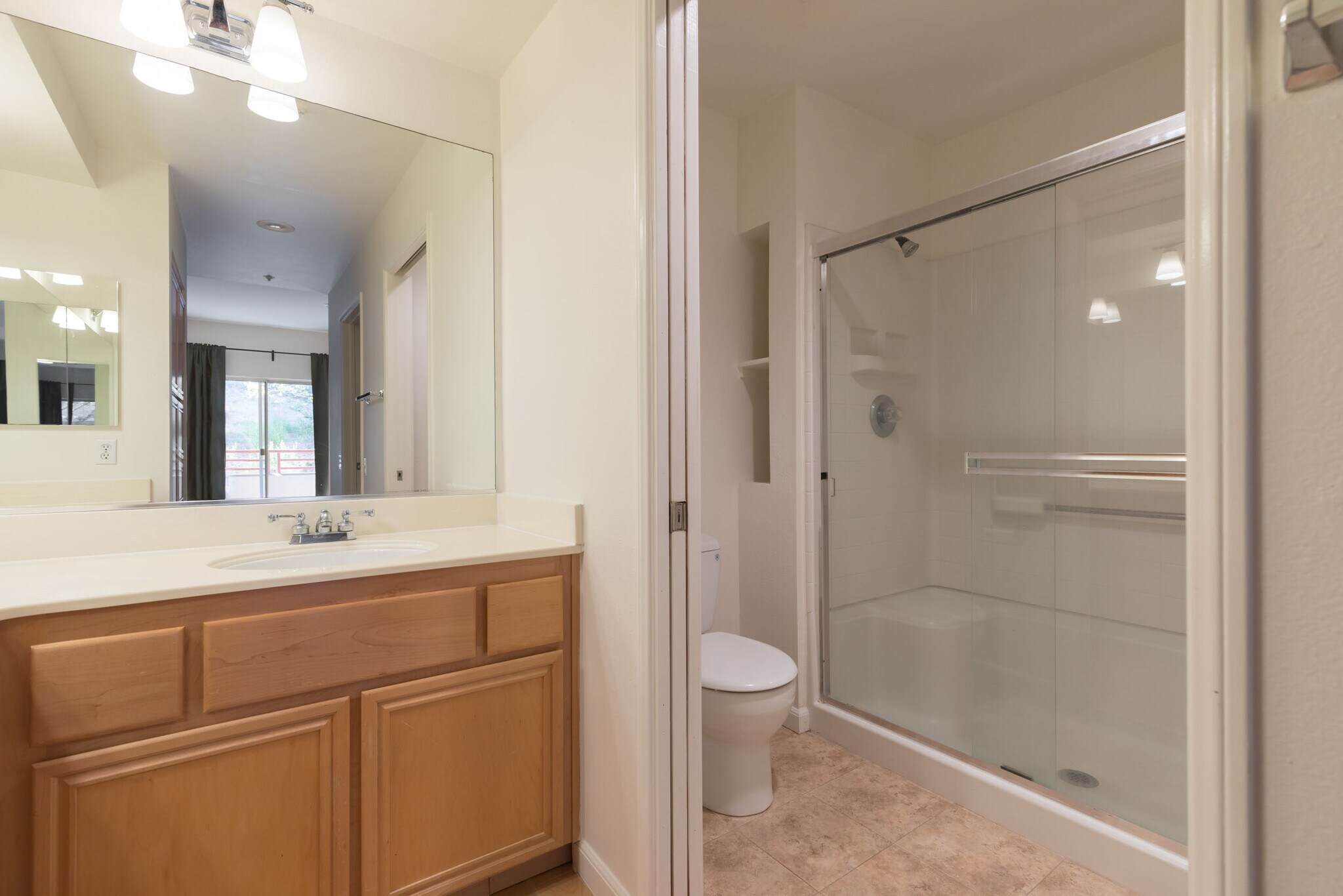 bed 2 bath - 240 Caldecott Ln