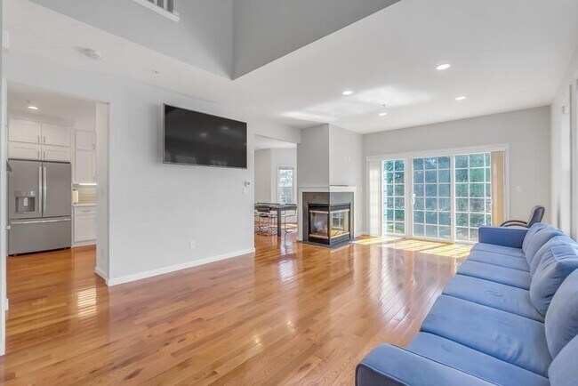 Building Photo - 1200 Half Moon Bay Dr