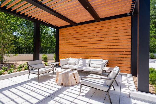 Building Photo - 2660 Peachtree Rd NW