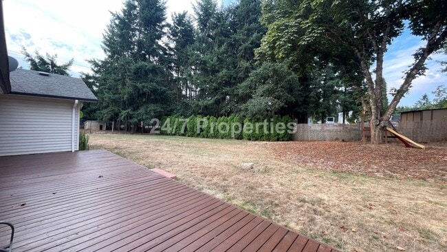 Building Photo - 3 BD | 2 BA Single-Level Home on Sprawling...