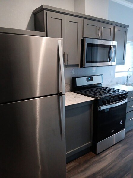 Building Photo - Anthony&#39;s