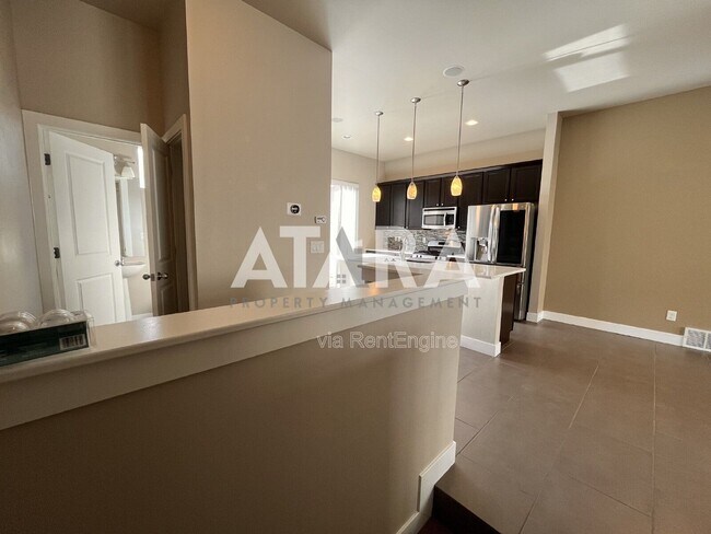 Building Photo - 7533 Vinci Pl