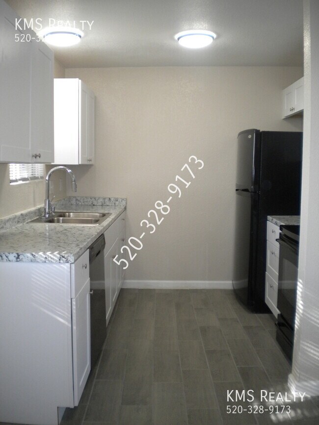 Building Photo - 3636 S Marvin Pl