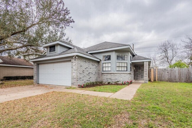 Primary Photo - 10418 N Pagewick