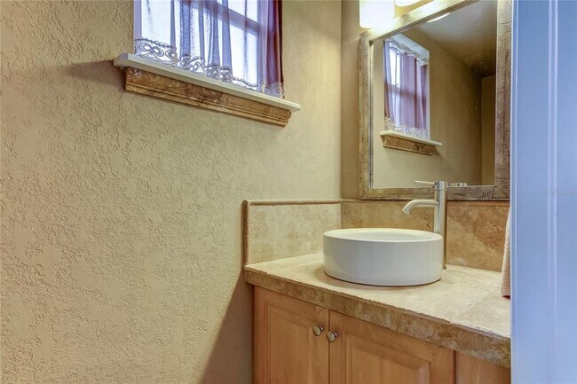 Building Photo - 1575 Pinellas Bayway S