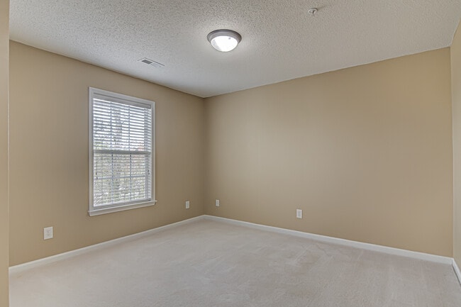 Building Photo - 6113 Hedgecock Cir
