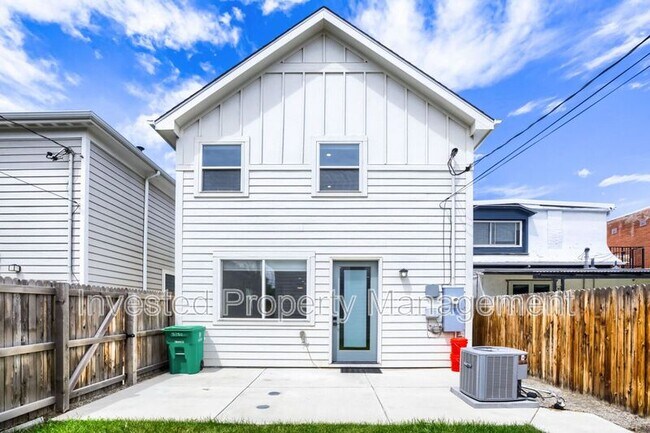 Building Photo - 3750 Gilpin St