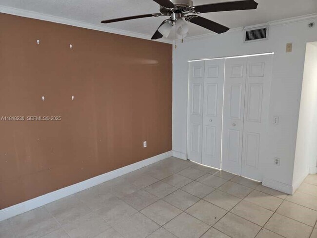 Building Photo - 207 Villa Cir