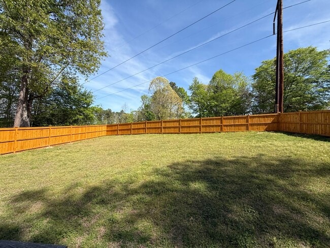 Building Photo - Spacious 3BD, 2.5BA Raleigh Home with First Floor Primary Bedroom & Fenced Yard