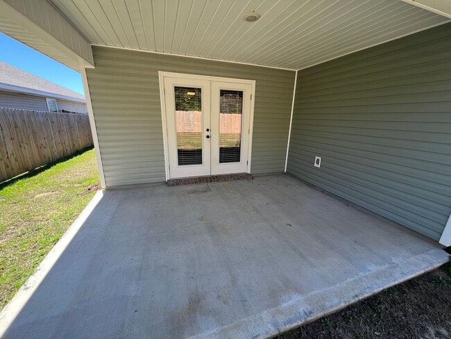 Building Photo - Beautiful 3 Bedroom, 2 Bath Pace Home available !!