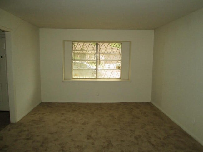 Building Photo - 5910 Ariel St