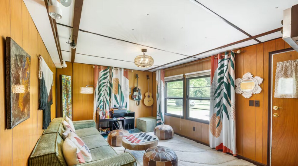 Game room - 1100 Rice Ln