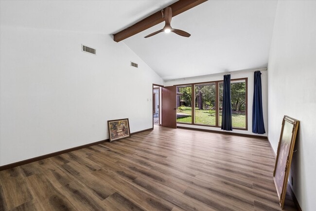 Building Photo - 9805 Shadow Wood Dr