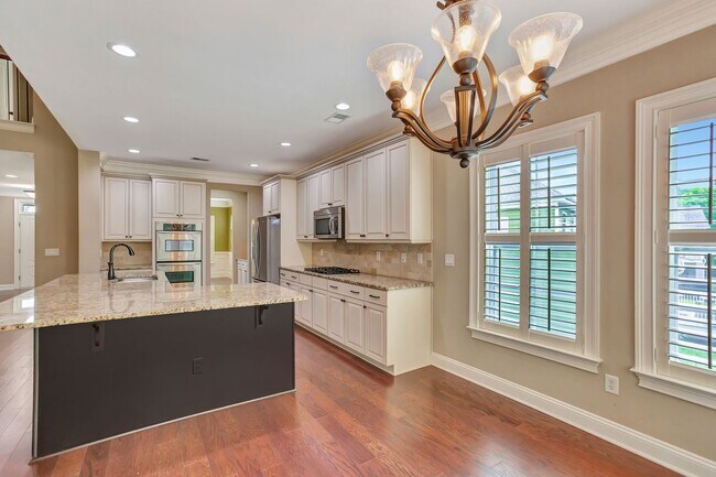 Building Photo - Elevated Home in The Club at Legends Oaks Plantation