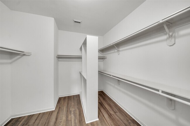 Building Photo - 6415 Coley Park