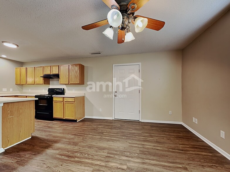 Building Photo - 5601 Skipping Stone Dr